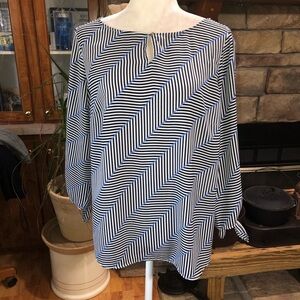 TALBOTS PETITES SIZE LP STRIPED TOP WITH 3/4 SLEEVES THAT TIE. EUC
